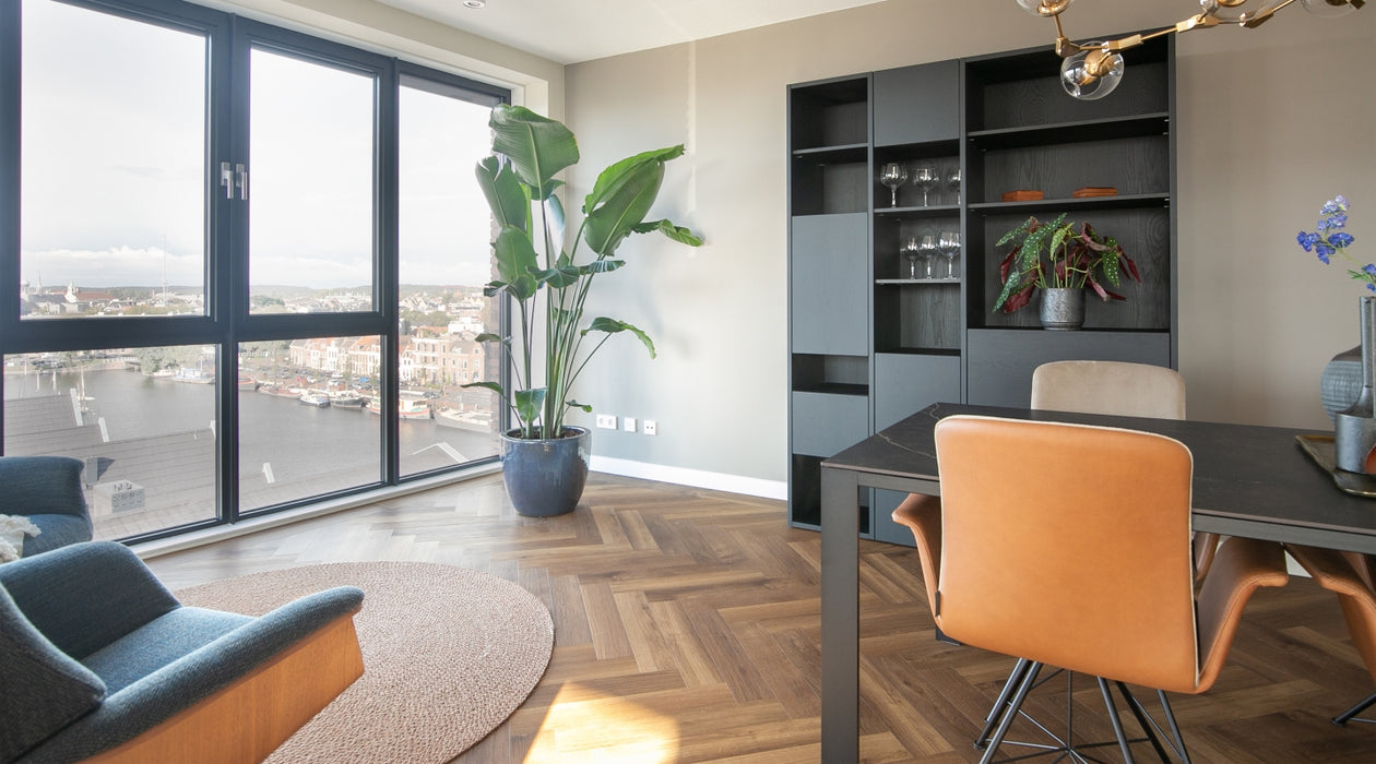 mFLOR 40813 Parva Broad Leaf Dark Sycamore | Visgraat PVC | Dryback