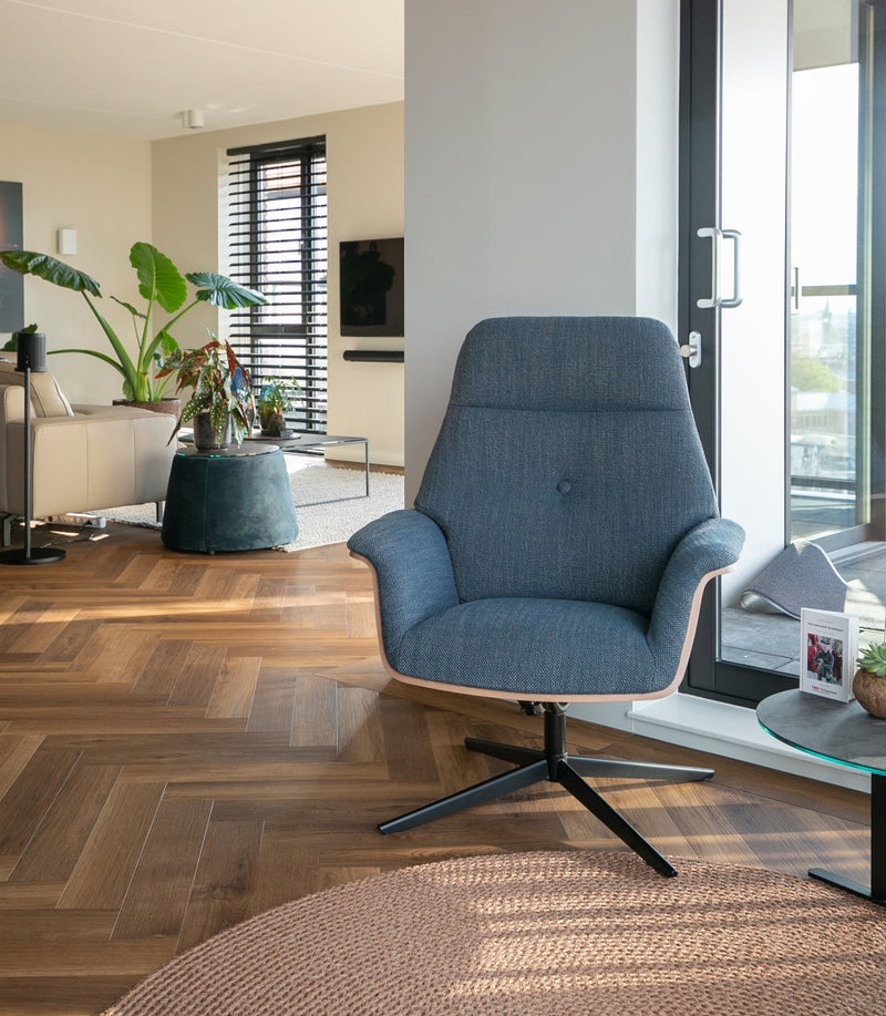 Staal van mFLOR 40813 Parva Broad Leaf Dark Sycamore | Visgraat PVC | Dryback