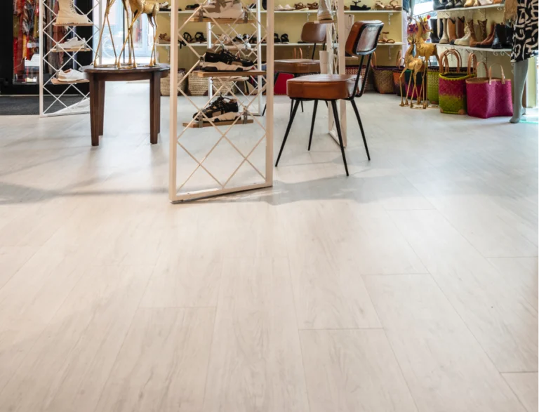 Sense P170 | Wood Bleached Oak | Lijm PVC Dryback | sfeerbeeld 2