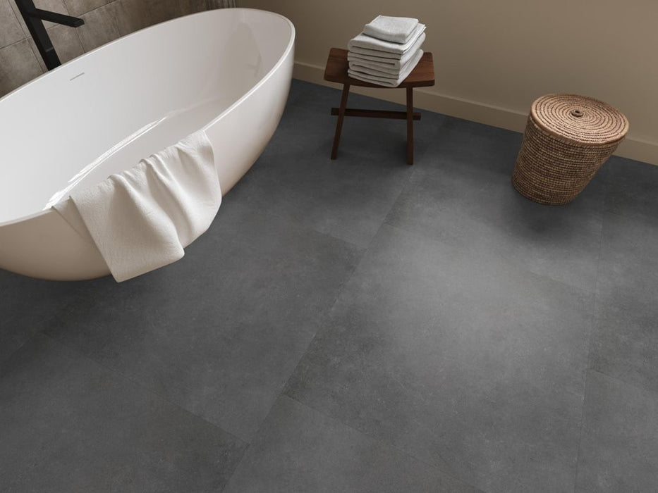 Sfeerbeeld Ambiant Sarino XL Dark grey | Tegel 90 x 90 Plak PVC dryback