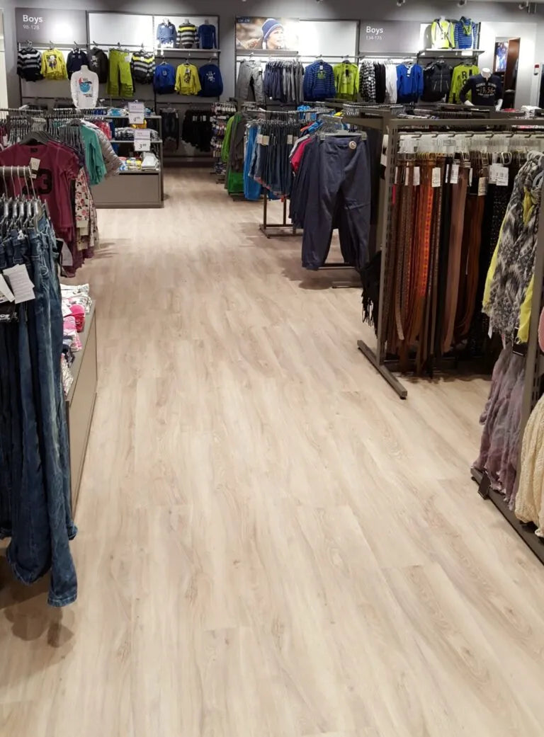 Sense P680 | Wood White Pine | Lijm PVC Dryback | sfeerbeeld 2