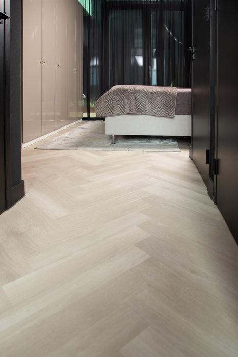 mFLOR 40810 Parva Broad Leaf Light Sycamore | Visgraat PVC | Dryback