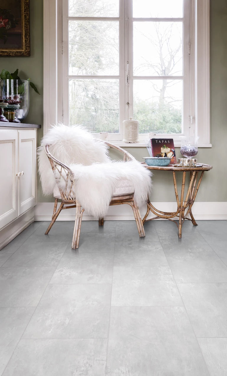 Staal van COREtec Essentials Tile+ Series Columba 53 | Tegel 60 x 45 cm | Click PVC