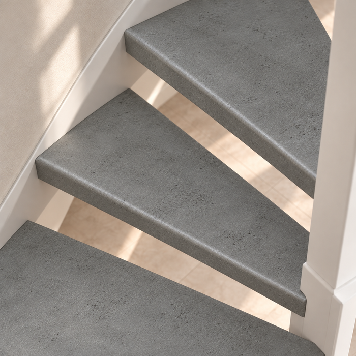 loft grijs traprenovatie, open trap, detail van de draai