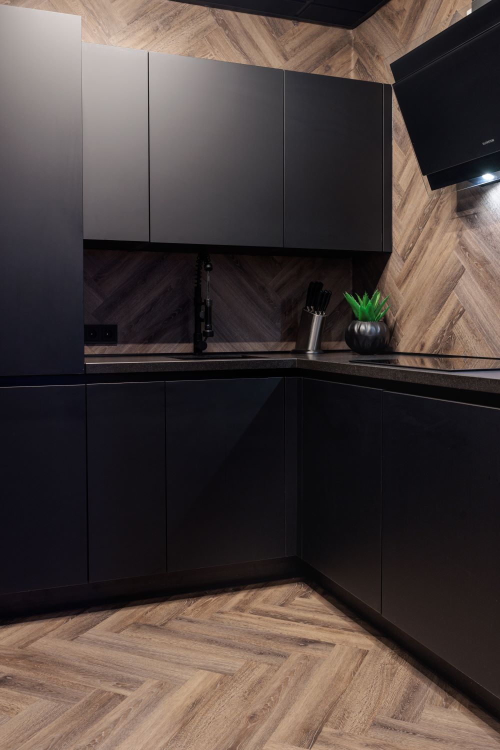 mFLOR 41217 Parva Oak Lombardia | Visgraat PVC | Dryback | sfeerbeeld 2