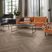 mFLOR 42213 Parva Oak Chevron Calabria | Hongaarse punt | Dryback Plak PVC